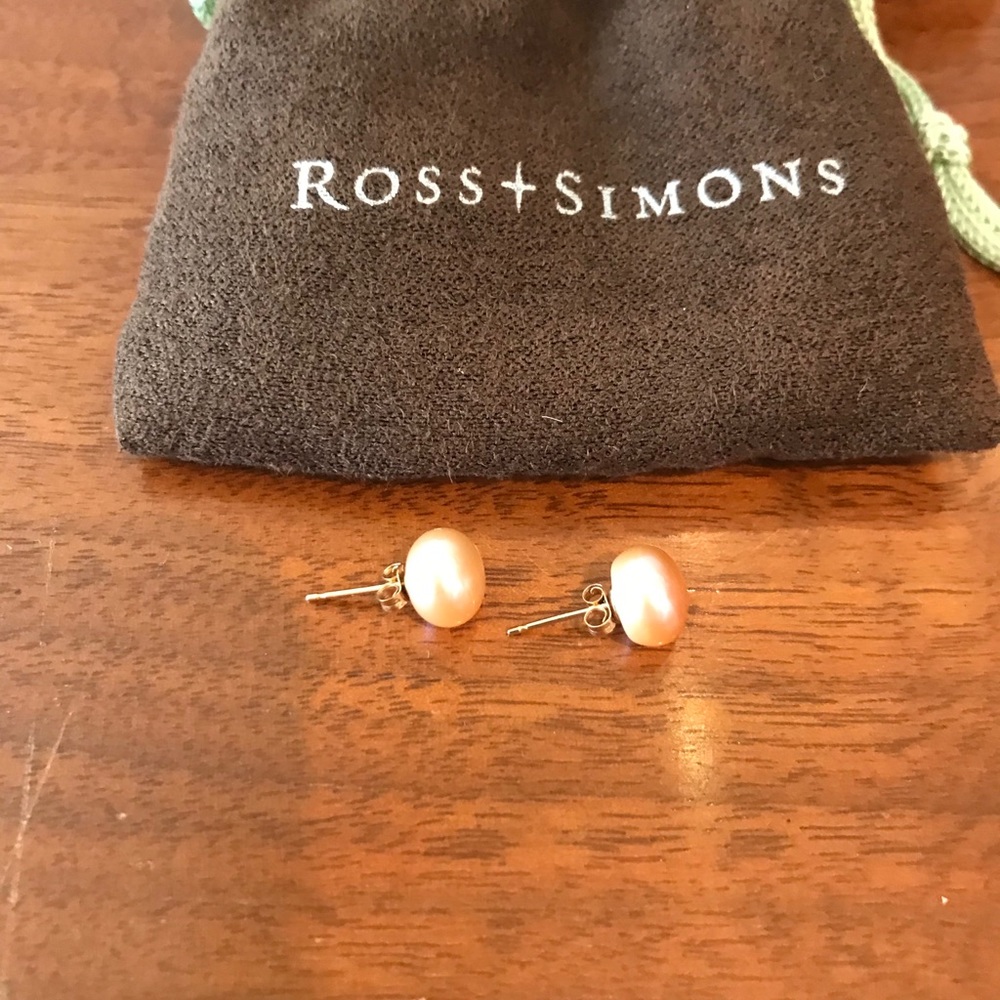 NWT Ross Simon small pink stud pearl earrings